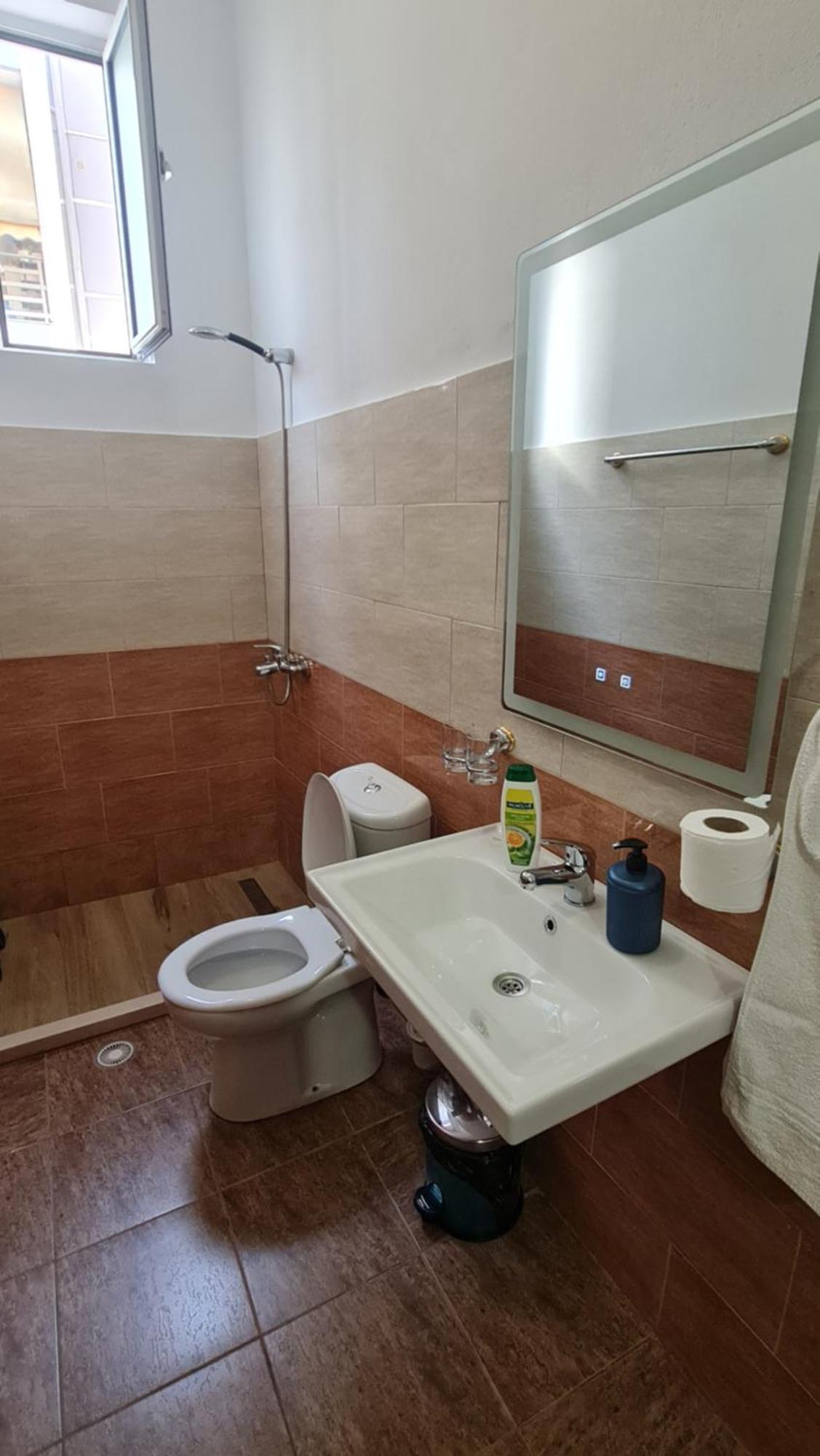 Hotel Brace Gjirokastra Kültér fotó