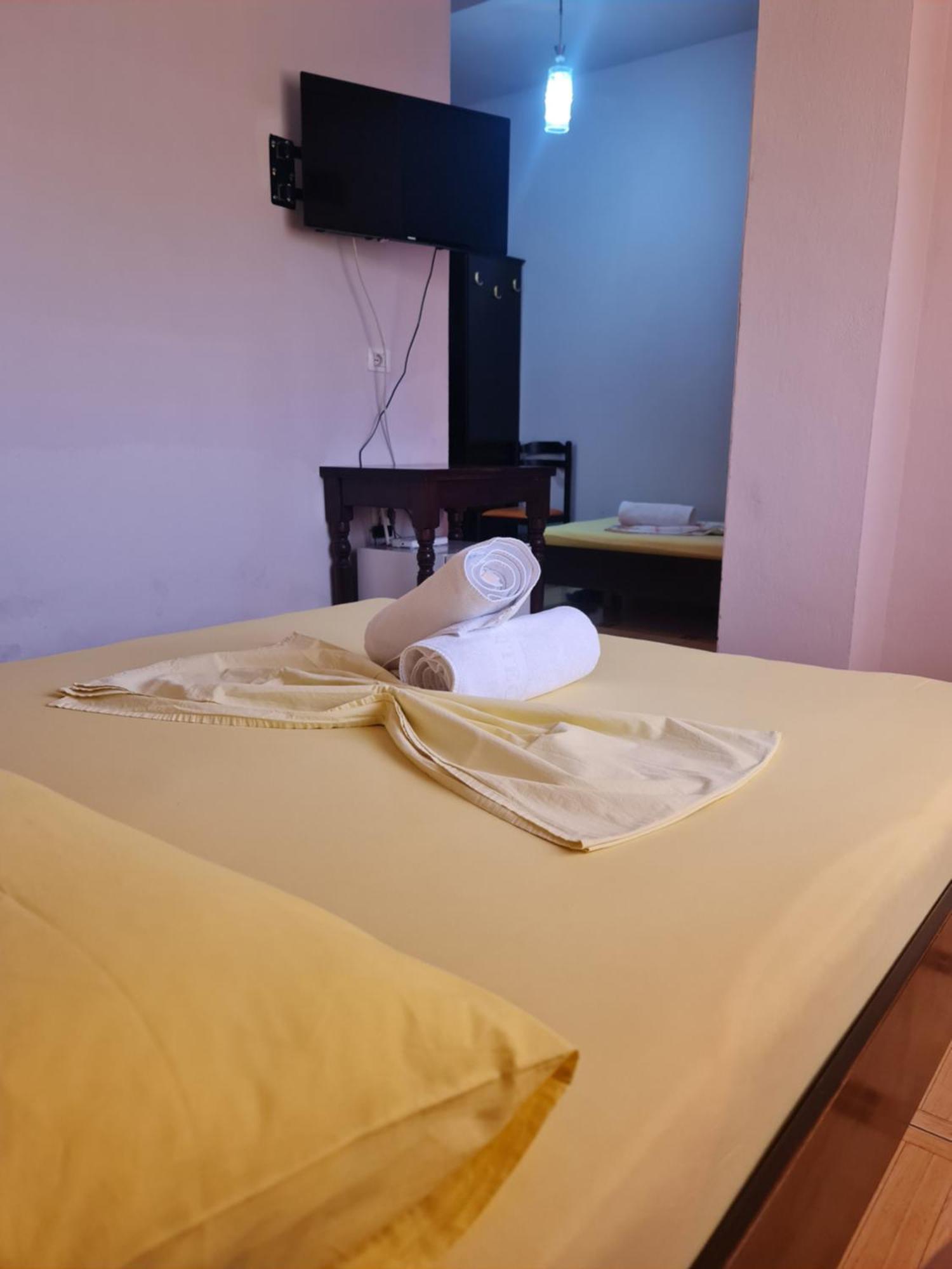 Hotel Brace Gjirokastra Kültér fotó