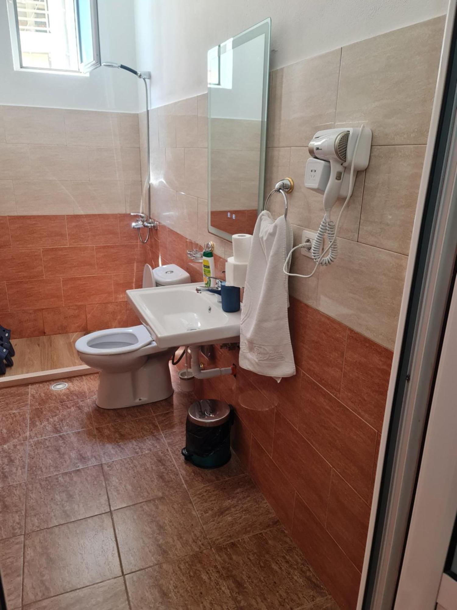 Hotel Brace Gjirokastra Kültér fotó