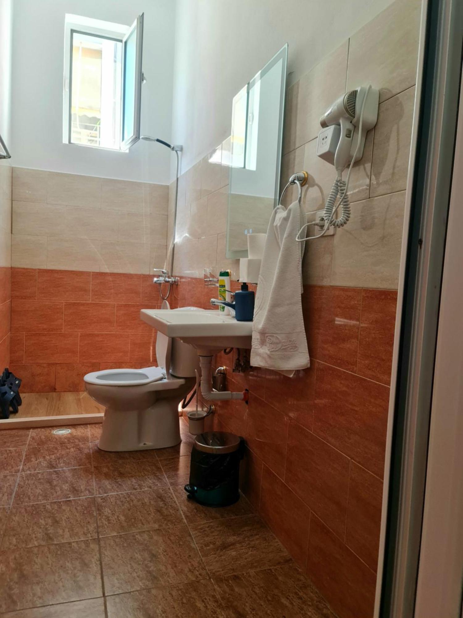 Hotel Brace Gjirokastra Kültér fotó