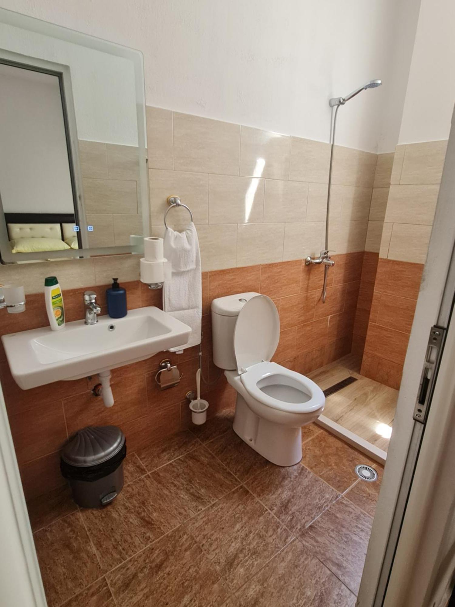 Hotel Brace Gjirokastra Kültér fotó